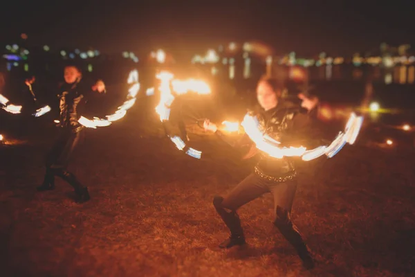 Grupo Artistas Del Fuego Fakir Realizar Espectáculo Increíble Noche Con — Foto de Stock