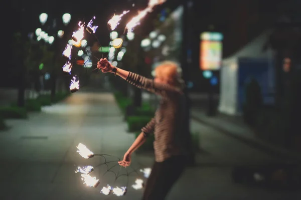 Grupo Artistas Del Fuego Fakir Realizar Espectáculo Increíble Noche Con — Foto de Stock