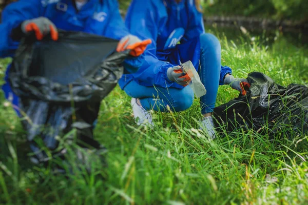 Grupo Equipo Jóvenes Niñas Niños Que Ofrecen Como Voluntarios Participan — Foto de Stock