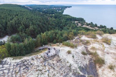 Curonian Spit, Kurshskaya Kosa Ulusal Parkı, Curonian Gölü ve Baltık Denizi, Kaliningrad Oblastı, Rusya ve Klaipeda İlçesi, Litvanya, yaz güneşli da