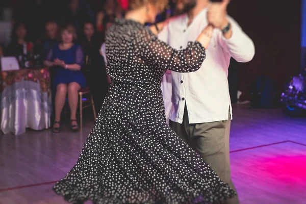 Couples Dansant Danse Traditionnelle Argentine Latine Milonga Dans Salle Bal — Photo