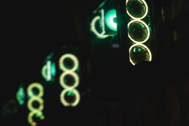 rgb öncü ışıkları olan Gaming PC görüntüsü, güçlü üst düzey kişisel bilgisayar, donanım bileşenleri ile birleştirilmiş, evde veya siber spor kulübünde