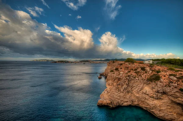 Μικροσκοπική Περιοχή Κολύμβησης Cala Roja Δίπλα Στο Cap Martinet Είναι — Φωτογραφία Αρχείου