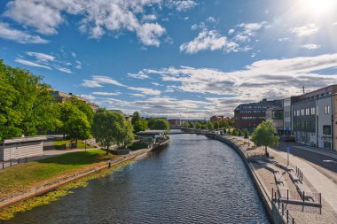 Sundsvall, İsveç 'in orta kesiminde, tarihi Medelpad ili' nde ve Vsternorrland eyaletinde yer alan bir kasabadır.