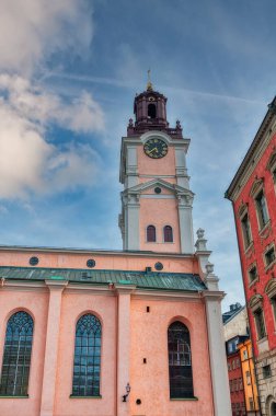 İsveç 'in başkenti Stockholm, Baltık Denizi' nde geniş bir takımada halinde 14 ada ve 50 'den fazla köprüyü kapsar..