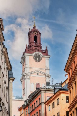 İsveç 'in başkenti Stockholm, Baltık Denizi' nde geniş bir takımada halinde 14 ada ve 50 'den fazla köprüyü kapsar..