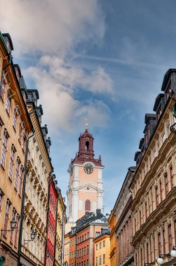 İsveç 'in başkenti Stockholm, Baltık Denizi' nde geniş bir takımada halinde 14 ada ve 50 'den fazla köprüyü kapsar..