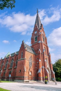 Lund, İsveç 'in en eski ve en önemli şehirlerinden biridir. Öresund bölgesinde, Scania eyaletinin güneyinde, aynı isimde bir belediyede yer almaktadır..
