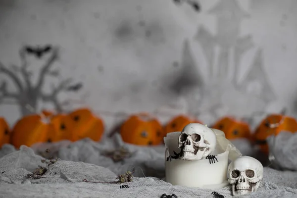 Koponya Egy Régi Használt Vastag Gyertyát Ijesztő Halloween Háttér Vértes — Stock Fotó
