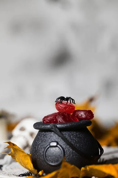 Trucs Friandises Bougies Dans Chaudron Pour Halloween Crânes Arrière Plan — Photo