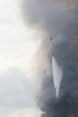 Devlet Acil Servis helikopteri t su getiriyor