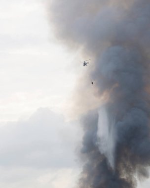 Devlet Acil Servis helikopteri t su getiriyor