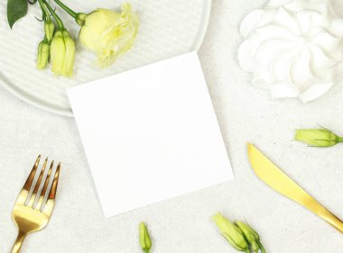 Marshmallow ile Mockup düğün kartı