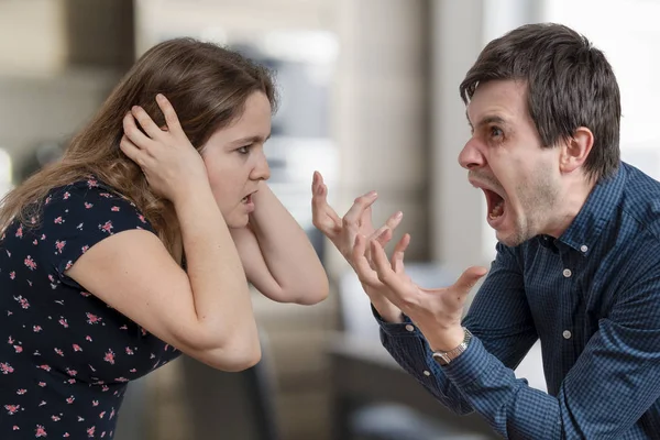 Conceito Divórcio Jovem Casal Zangado Discutindo Gritando — Fotografia de Stock