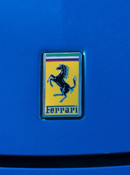 London 3Rd August 2014 Logo Ferrari Car — Stock Photo, Image