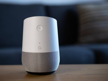 Uk, Ekim 2019: Google Ev ortamında akıllı konuşmacı