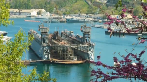 Bahía Ciudad Con Buques Militares Civiles Reparación Reparación Del Submarino — Vídeo de stock