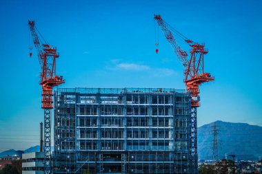 Daire ve mavi gökyüzü yapım aşamasında