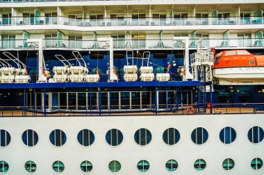 Lüks yolcu gemisi (Ünlülerin Milenyumu)