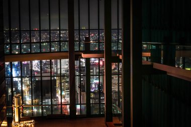 Nagoya gece görüşü (Gökyüzü Güvertesi 'nden)