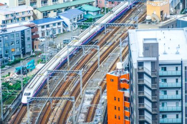 Shinkansen ve Sendai şehir manzarası (Aer Lookout 'dan)