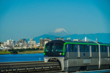 Fuji ve şehir ve Tokyo Monorail