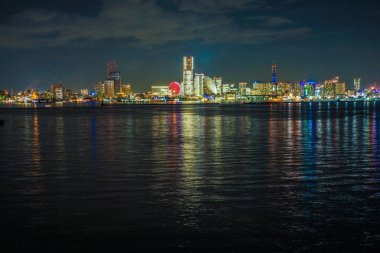 Gece görüşünden Yokohama Minato Mirai (tüm ışığın yandığı zaman))