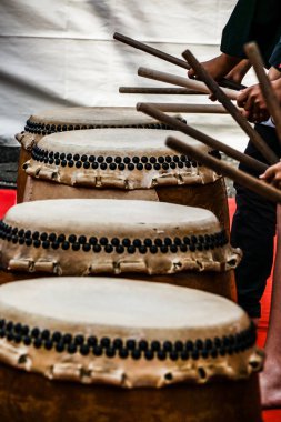 Taiko 'ya çarpan çocukların görüntüleri