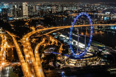 Marina Körfezi Gözlemevinden gece görüşü (Singapur)