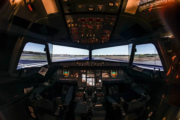 Flight simulator game hi-res stock photography and images - Alamy