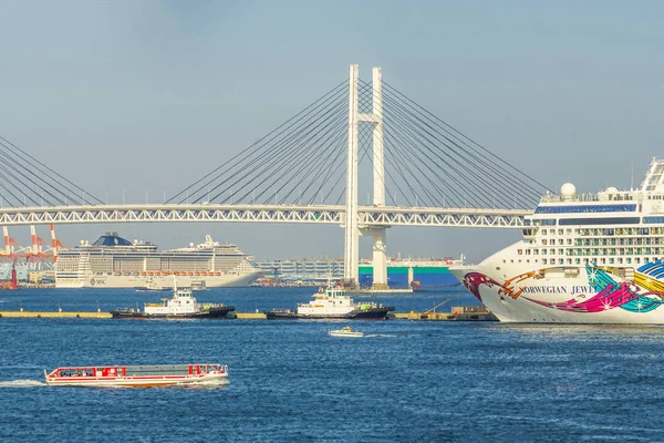 Yokohama Bay Bridge Het Luxe Lijnschip — Stockfoto