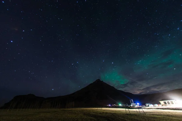 Islandia Aurora Silueta Montaña — Foto de Stock