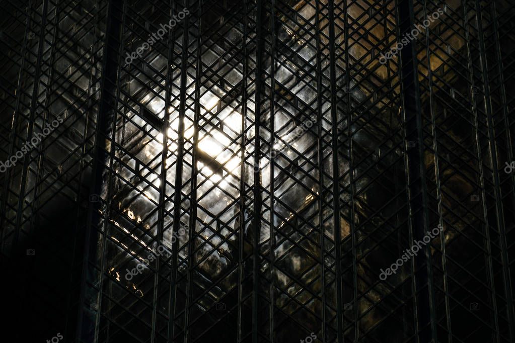 The sun reflected in Trump Tower (New York)