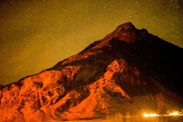 Montañas Cubiertas Nieve Del Cielo Estrellado Islandia — Foto de Stock