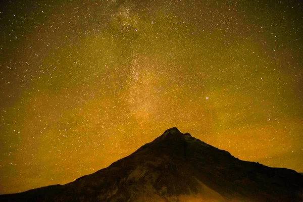 Silueta Montaña Cielo Estrellado Islandia — Foto de Stock