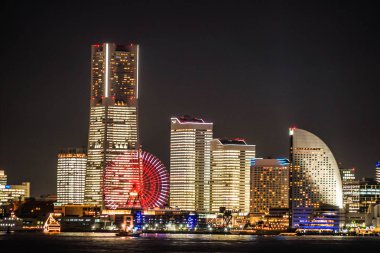 Gece görüşünden Yokohama Minato Mirai (tüm ışığın yandığı zaman))