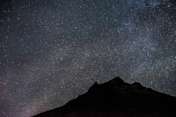 Islandia Montañas Cubiertas Nieve Cielo Estrellado — Foto de Stock