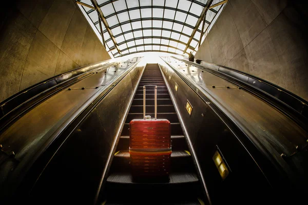 Rolltreppe Und Kofferbild — Stockfoto
