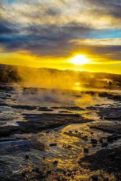 Gejzer Geysir Wschód Słońca Islandia — Zdjęcie stockowe