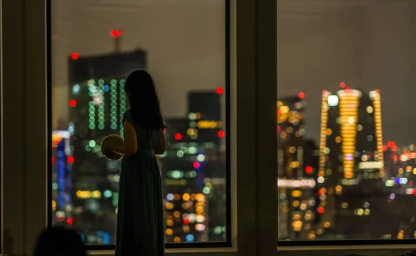 Vista Nocturna Silueta Femenina — Foto de Stock