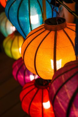 Renkli yaz festivali fenerleri