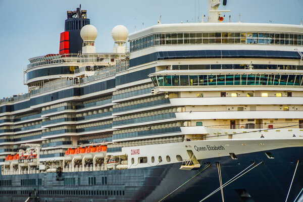 Luxury cruise ship moored in Daikokufuto (Queen Elizabeth)