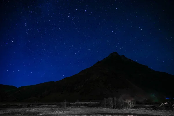 Silueta Montaña Cielo Estrellado Islandia — Foto de Stock