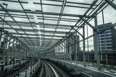 Yurikamome 'dan gökkuşağı köprüsü görünüyor