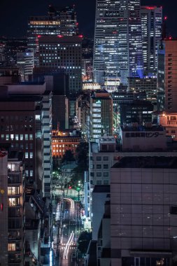 Yokohama şehri Yokohama Deniz Kulesi 'nden görülüyor.