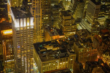 Empire State Binası 'ndan New York gece görüşü görünüyor.