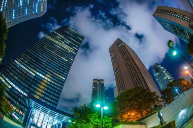 Tokyo Shinjuku gökdelenler gece görüşü