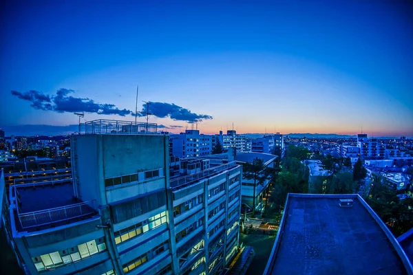 Chofu市的屋顶被夕阳西下包裹着 — 图库照片