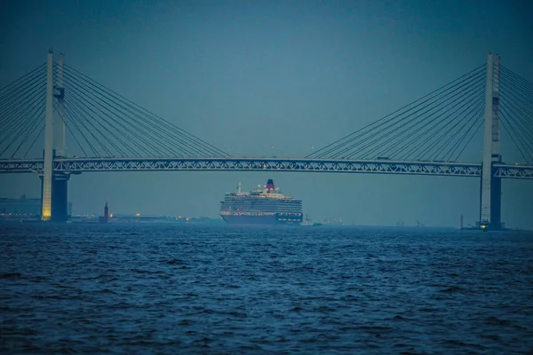 Лайнер Класса Люкс Queen Elizabeth Мост Заливе Йокогама — стоковое фото