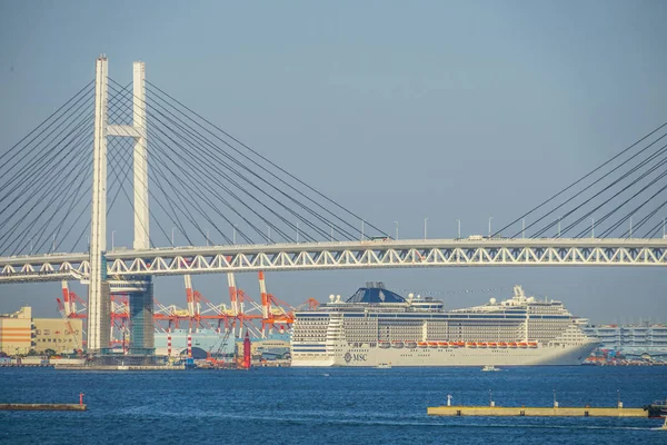 Мост Через Залив Иокогама Роскошный Лайнер — стоковое фото